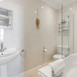 Four Square Nyaraló *