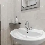 Nyaraló Four Square Whitby