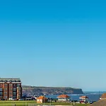 Nyaraló Four Square Whitby